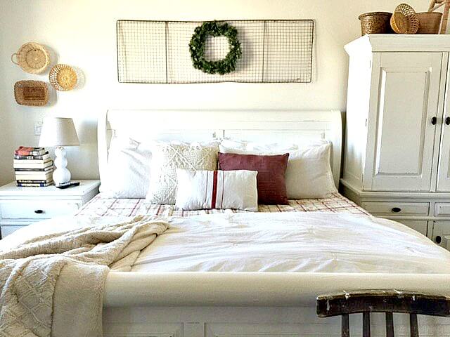 5 Elements To Add For A Simple Christmas Bedroom