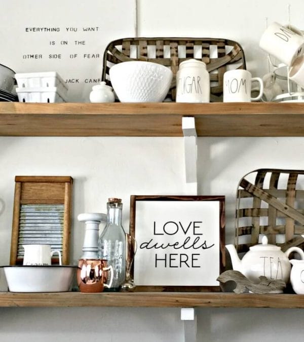 These 5 easy ways to add farmhouse style are perfect! You can style your home for less by following these 5 rules.