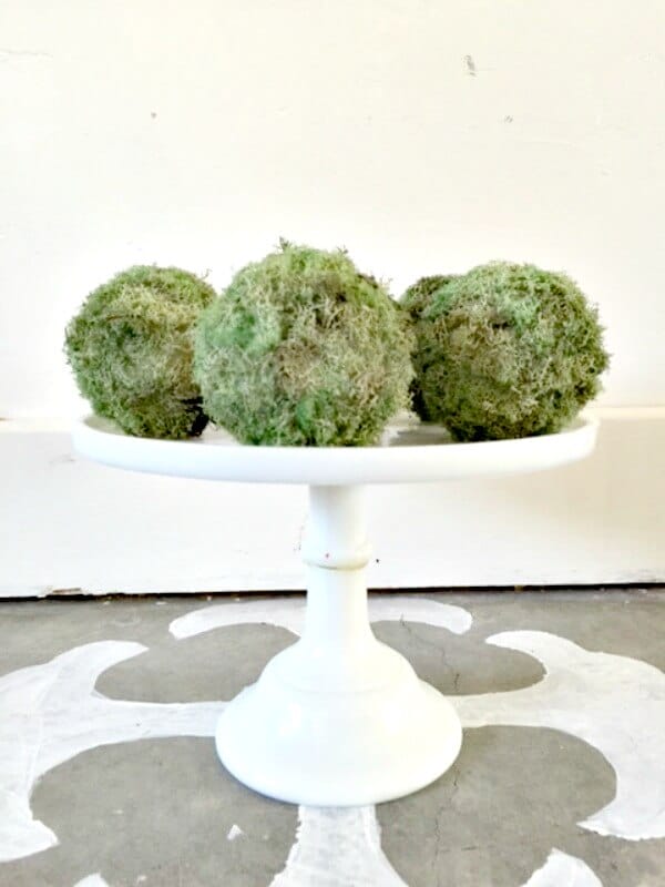 Make Decorative Moss Balls For Spring