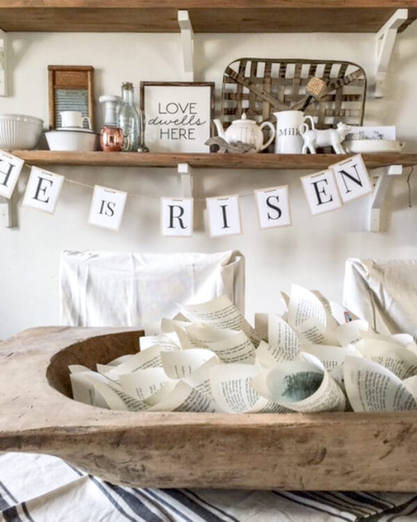 I love this farmhouse spring decor! Its so fresh and there is so much rustic goodness! | Twelveonmain.com
