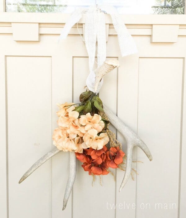 Have you ever thought to make a fall antler wreath? I love the simplicity of this!