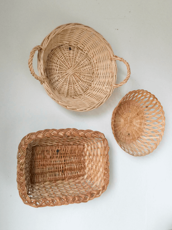 Thrift store basket wall decor is a great way to add farmhouse style to your home