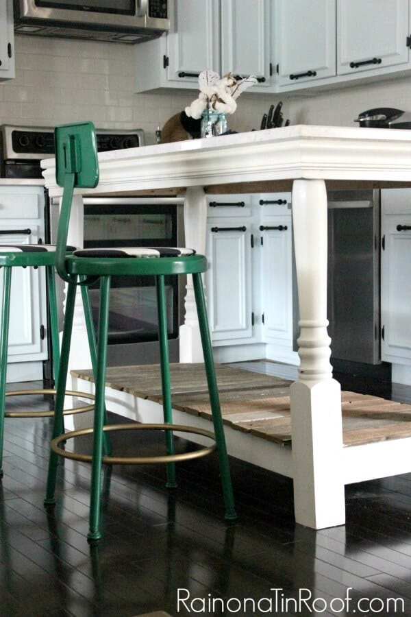 This kitchen island is an easy wood project you can do this weekend!