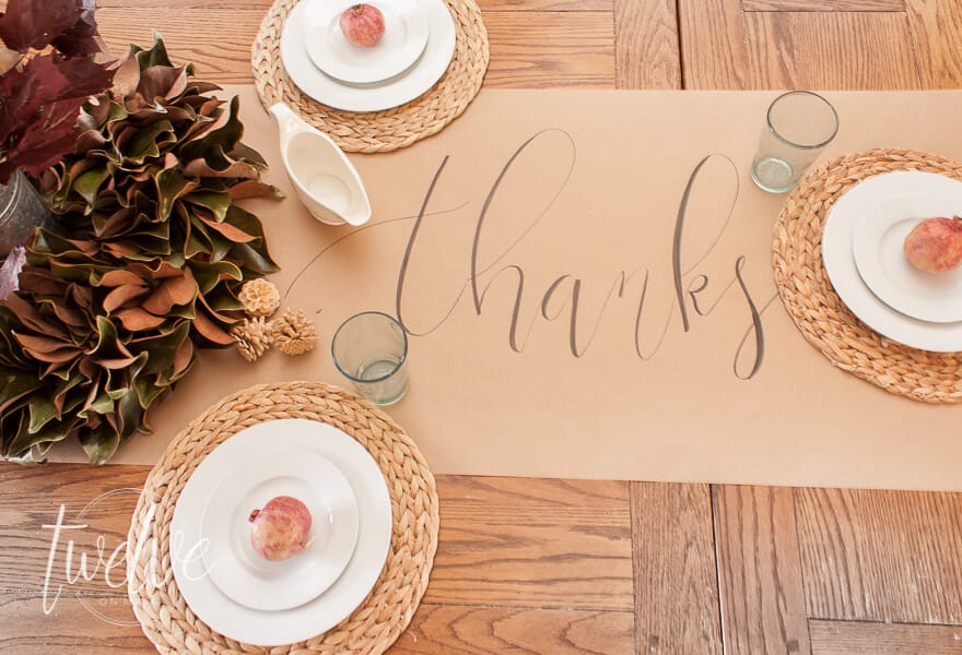 Nothing like waiting til the last minute to decorate for Thanksgiving. Check out these tips to create a last minute Thanksgiving tablescape.