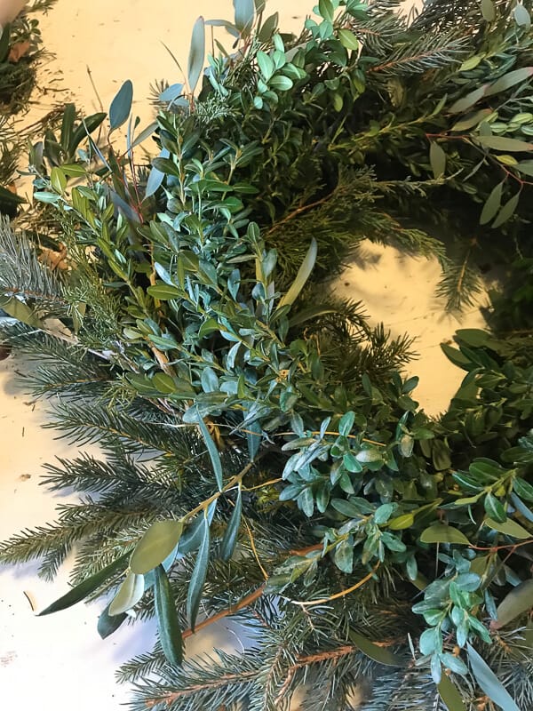 Make Your Own Fresh Christmas Wreath Like A Pro - Twelve On Main