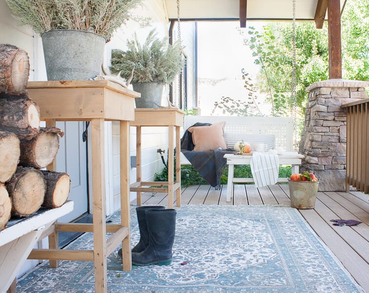 Porch fall decor that will make you want to live there!