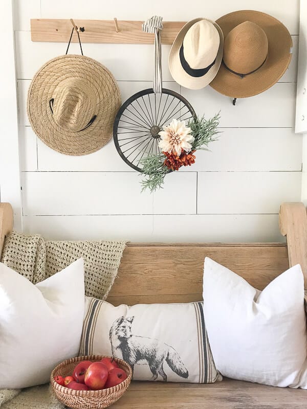 I love this bicycle wheel wreath.  This is an easy way to upcycle an old piece of junk you may not know what to do with.