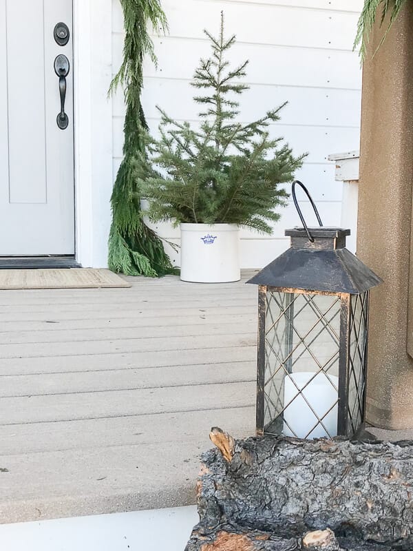 Scandinavian Christmas decor for the front porch this year