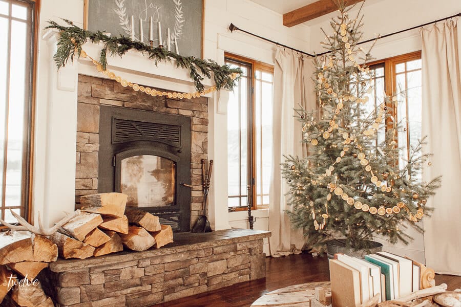 9 Scandinavian Christmas Tree Decor Ideas