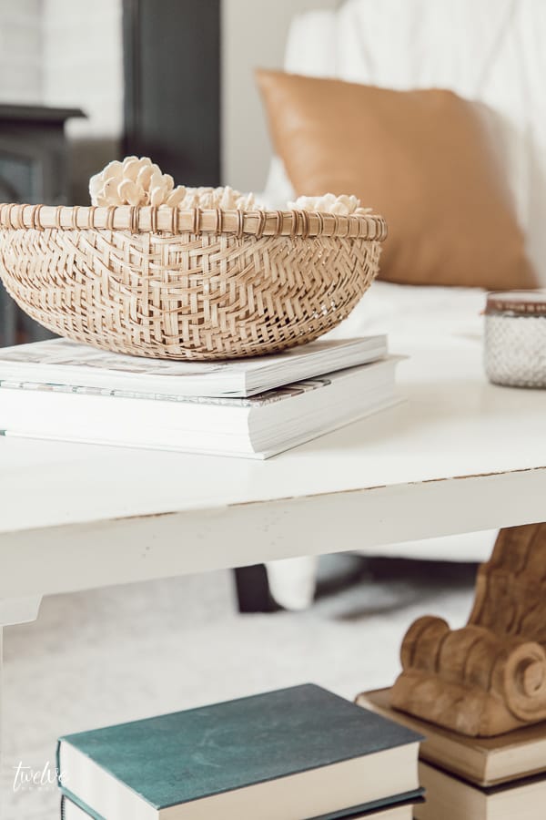 How to decorate a coffee table like a pro!
