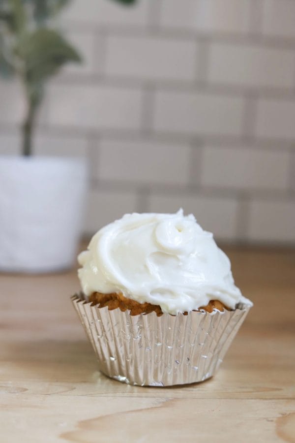 Delicious cream cheese frosting. Make this frosting recipe and use it on cookies, cupcakes, cinnamon rolls and more!