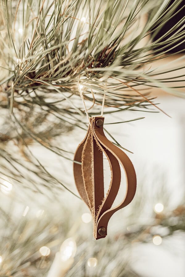 Gorgeous leather Christmas ornaments that are so easy to make! Check out this easy Christmas DIY decor!