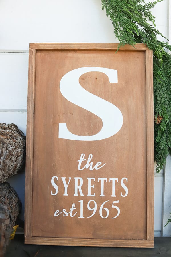 How to make a custom monogrammed wood sign at home! These make the perfect personalized Christmas gift for friends and family! I used my Cricut Maker to create this amazing gift for my family!