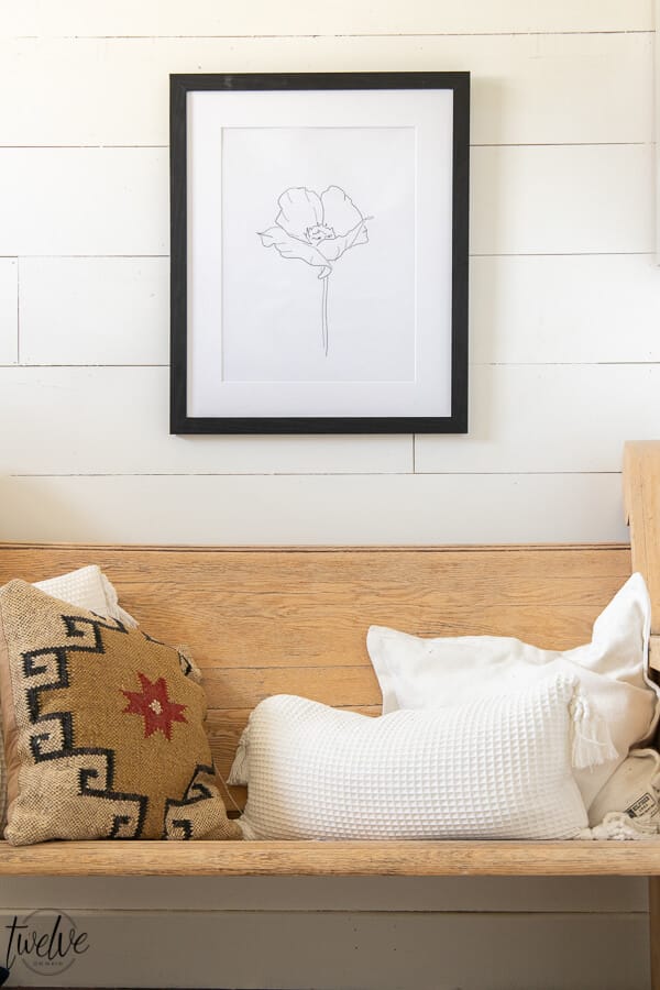 Get these FREE floral sketch printables right now! Use them in your home to add updated wall decor, use them on a gallery wall or get even more creative!