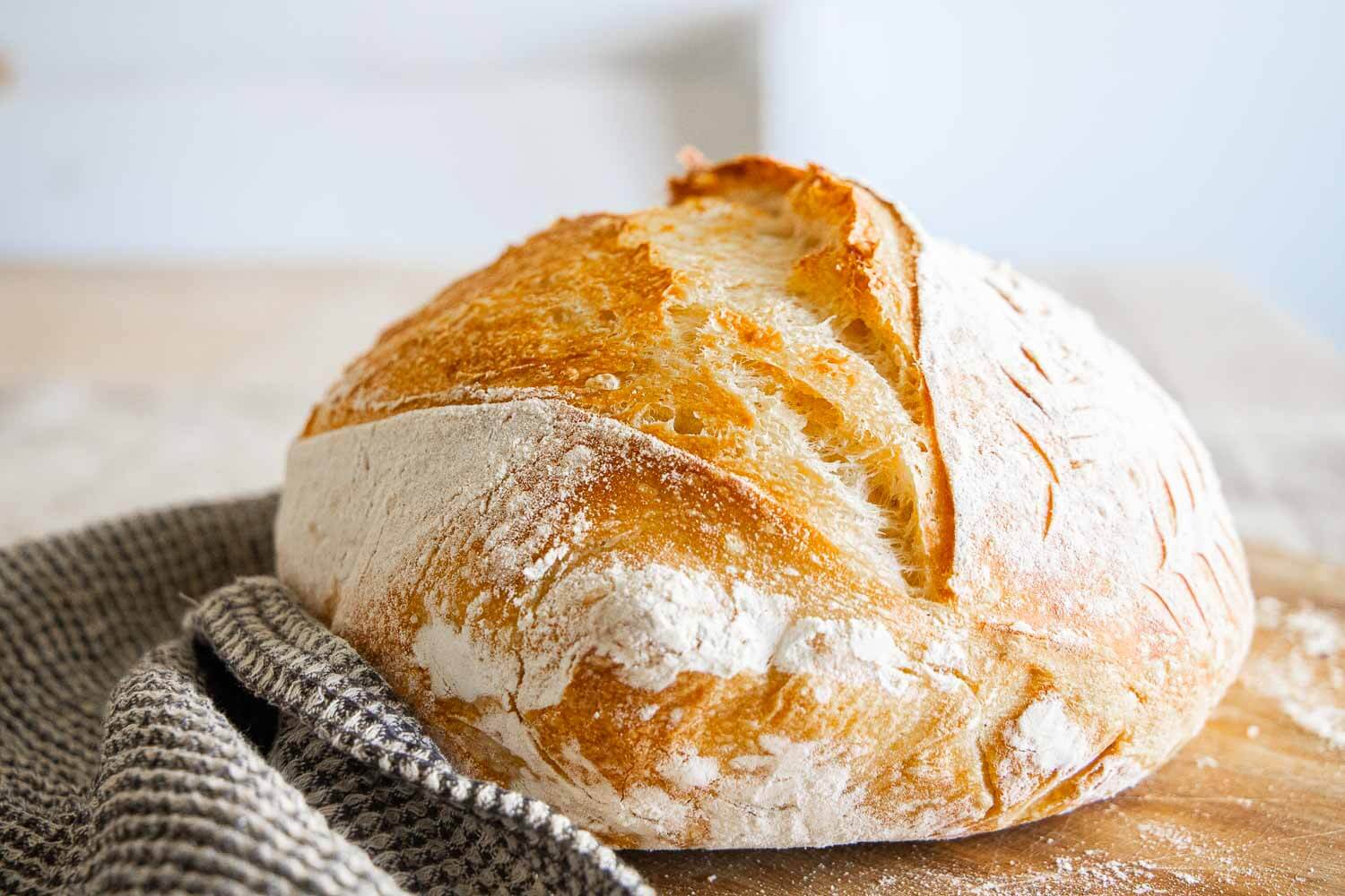 Easy Beginner Sourdough Bread Using A Dutch Oven