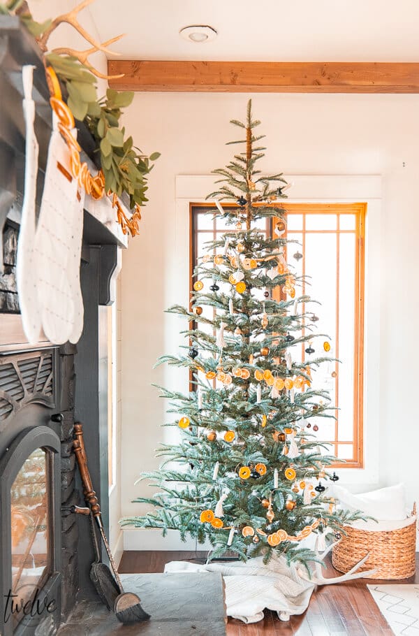 Simple and Elegant Scandinavian Christmas Decorations