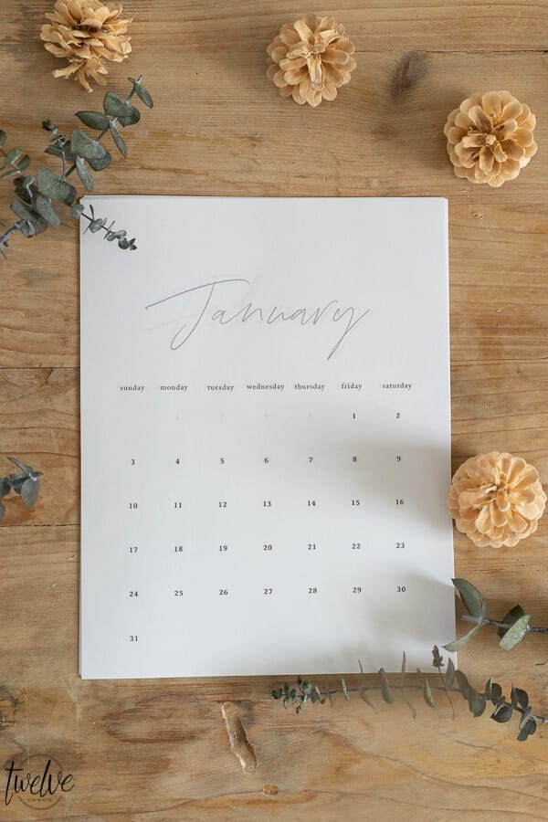 Simple and stylish 2021 printable calendar options that will look great in your home, help you stay organized and up to date throughout the year!