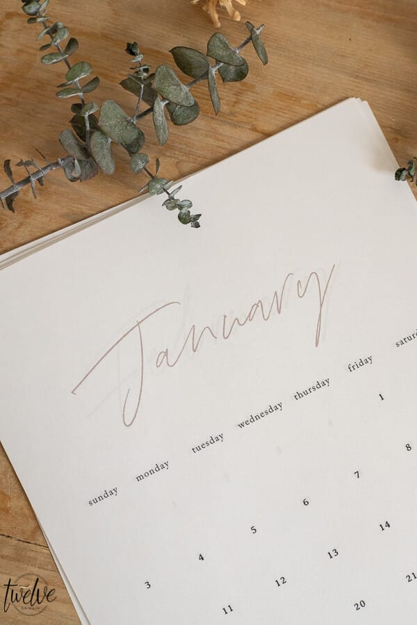 Simple and stylish 2021 printable calendar options that will look great in your home, help you stay organized and up to date throughout the year!