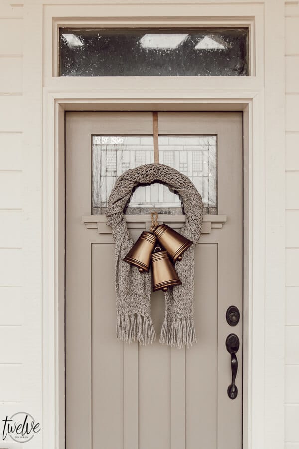 Simple and gorgeous winter wreath ideas that you can make at home and not spend a ton of money on craft products either!