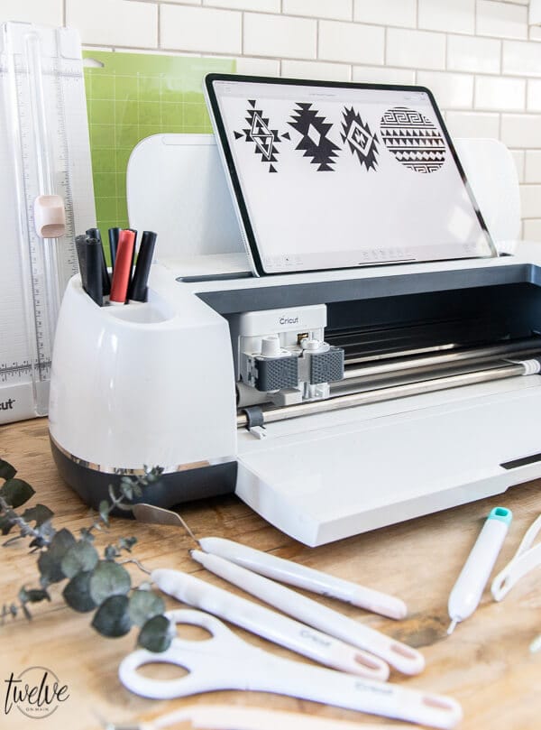 How to Choose the Right Cricut Machine - Twelve On Main