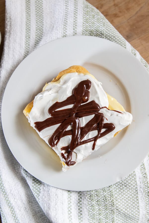 Eclair Cake Recipe (Easy, no bake dessert!) | High Heels and Grills
