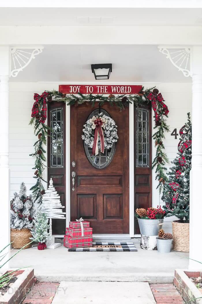 Looking for gorgeous Christmas front porch decor ideas? I have over 100 Christmas porch decor ideas perfect for ny style. Add as much as you love.