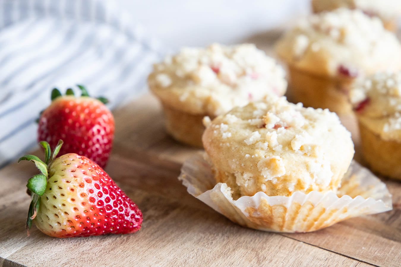 Amazing Strawberry Muffins with Cream Cheese Filling