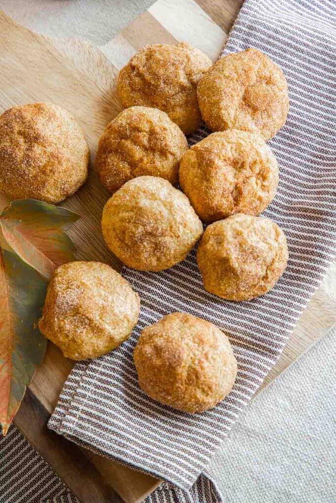 Make these amazing pumpkin cheesecake cookies for the perfect fall treat! The combination of pumpkin spice and tangy cheesecake is perfect.