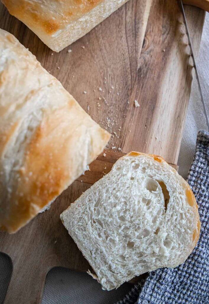 Make this amazingly easy true sourdough sandwich bread. This sandwich bread is flight, fluffy and so soft. Its flavor is amazing.