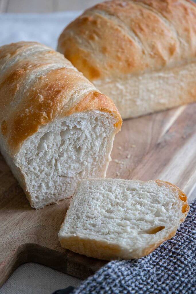 Make this amazingly easy true sourdough sandwich bread. This sandwich bread is flight, fluffy and so soft. Its flavor is amazing.