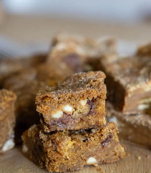 The Most Incredible Pumpkin Blondies With Milk and White Chocolate Chips and Golden Oreos